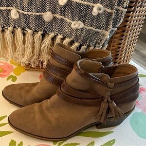 Life stride, brown ankle heel booties soft system flex size 7
